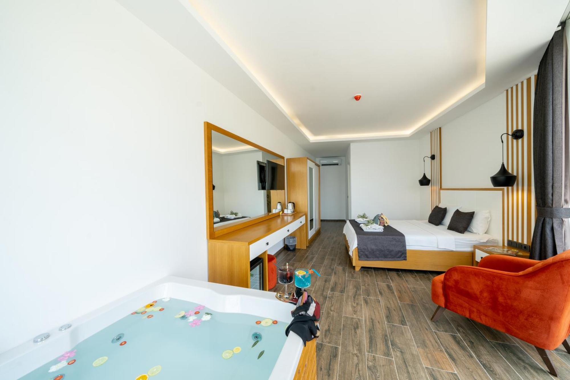 Kalkan Beach Park Hotel Kas Exterior photo